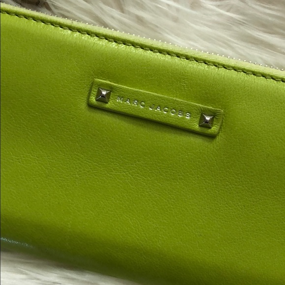 Marc Jacobs Full Size Wallet 💚 - Picture 3 of 8